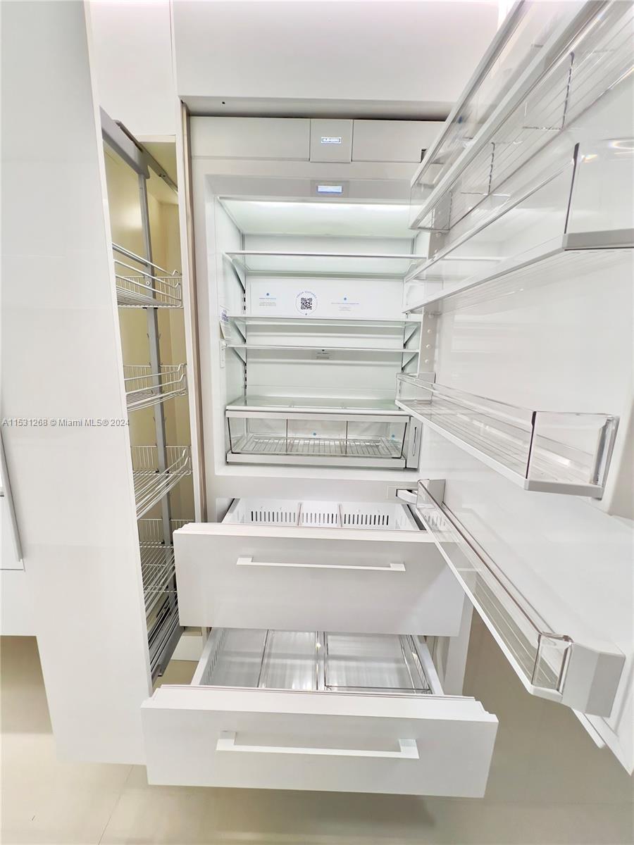 AQUARIUS CONDO - Residential