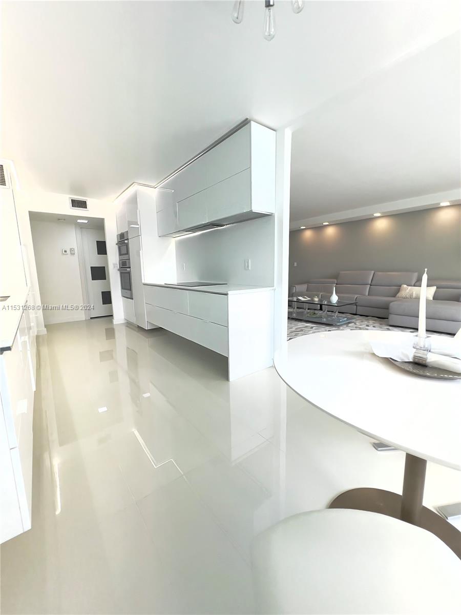AQUARIUS CONDO - Residential