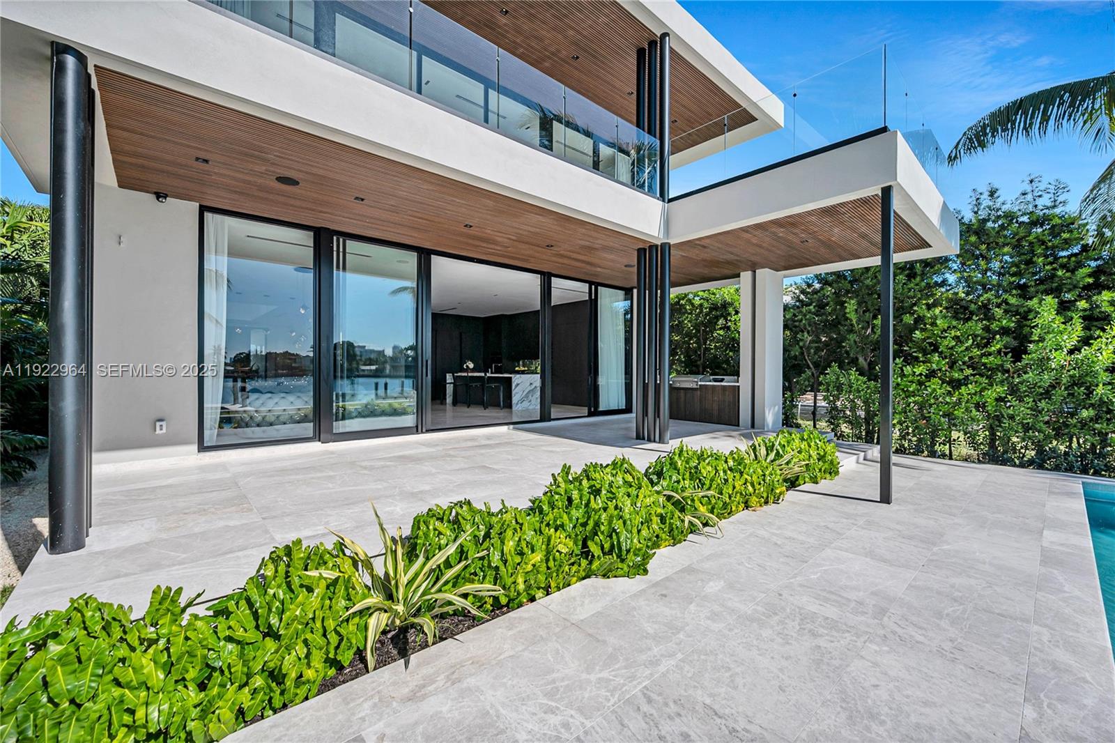 BISCAYNE BEACH-2ND ADDN - Residential