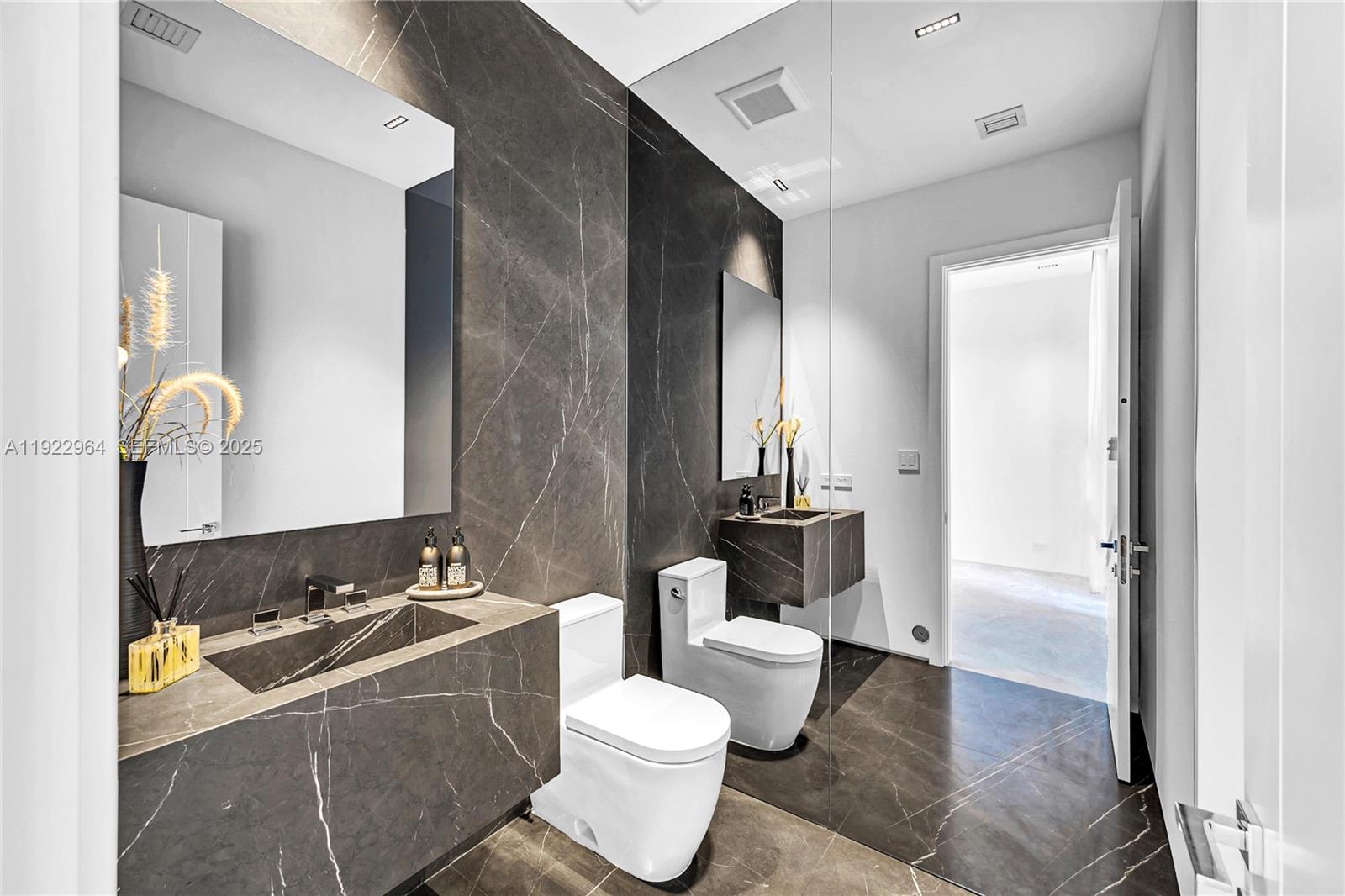 BISCAYNE BEACH-2ND ADDN - Residential