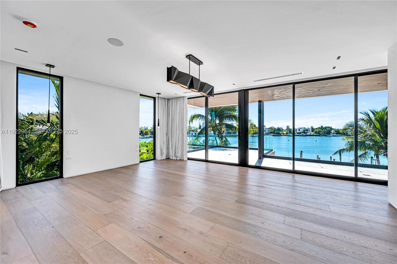 BISCAYNE BEACH-2ND ADDN - Residential