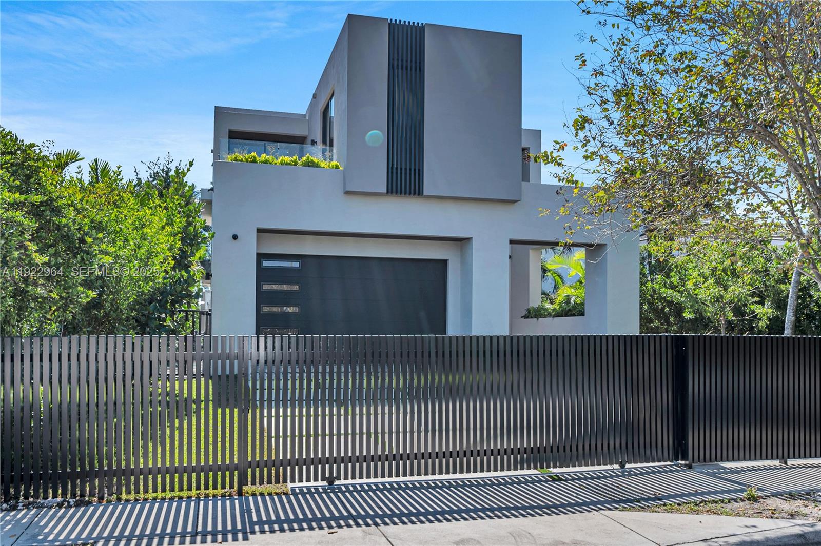 BISCAYNE BEACH-2ND ADDN - Residential