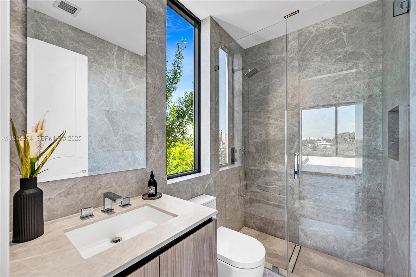 BISCAYNE BEACH-2ND ADDN - Residential