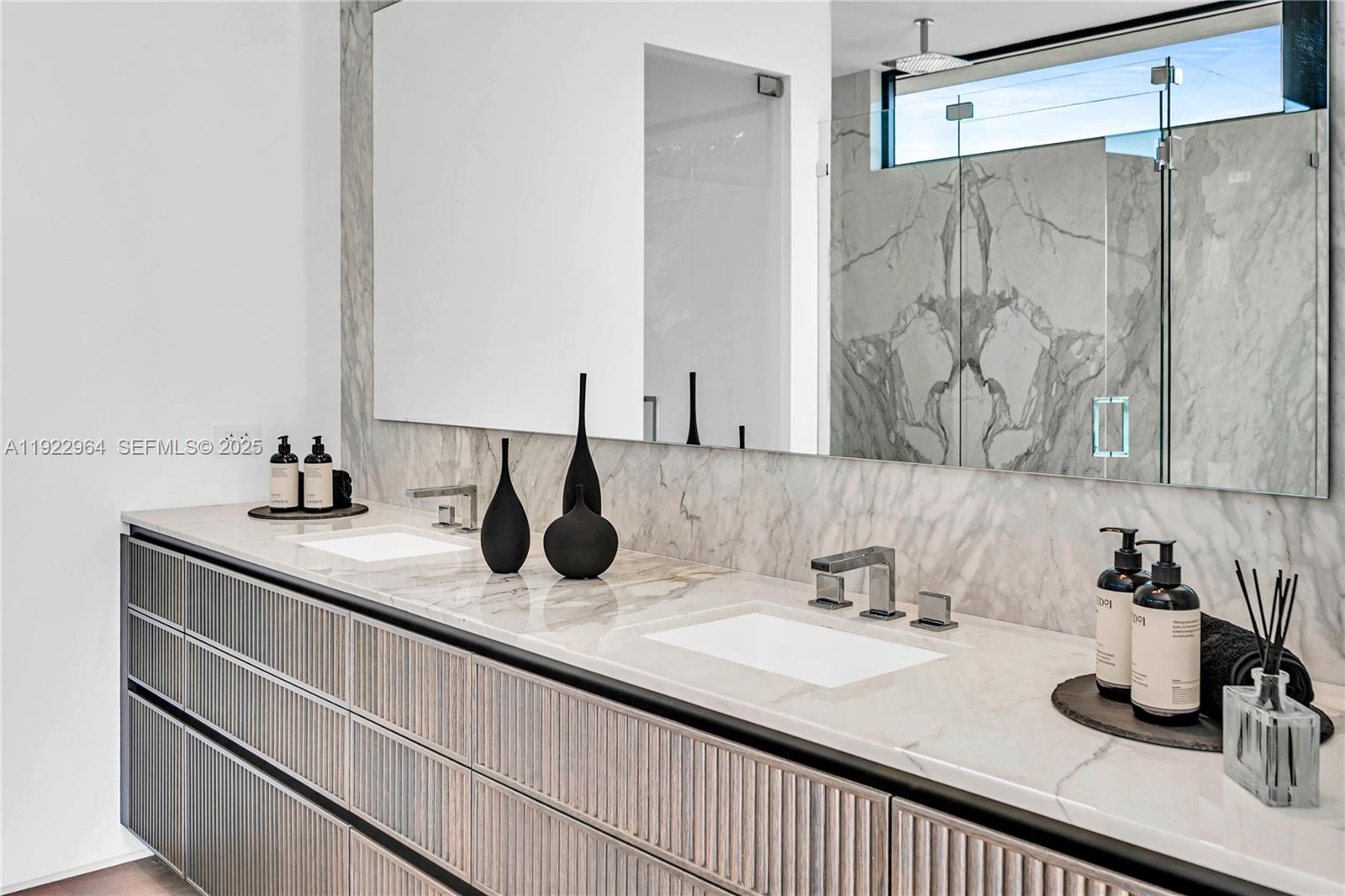 BISCAYNE BEACH-2ND ADDN - Residential