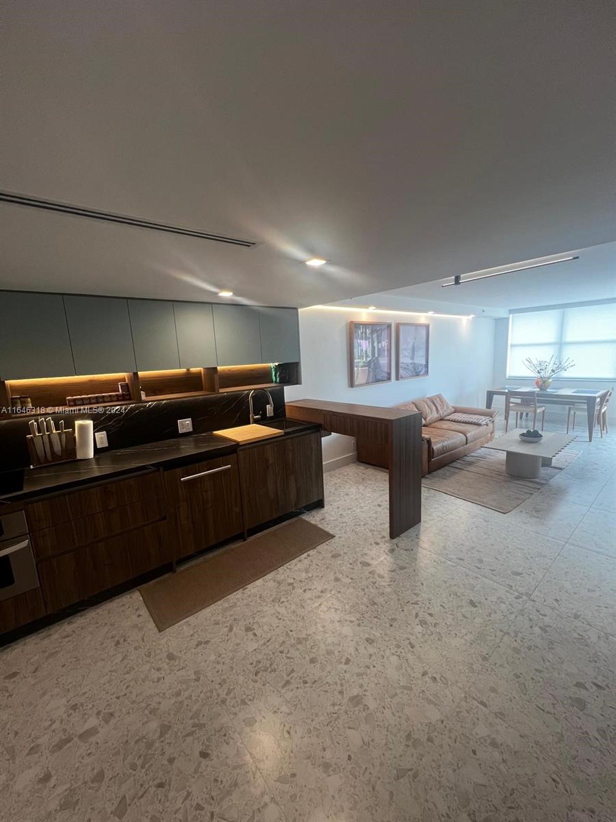 CLUB ATLANTIS CONDO - Residential