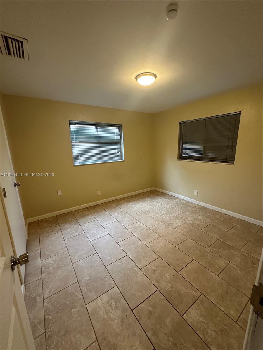 LAUDERHILL MANOR - Residential Lease