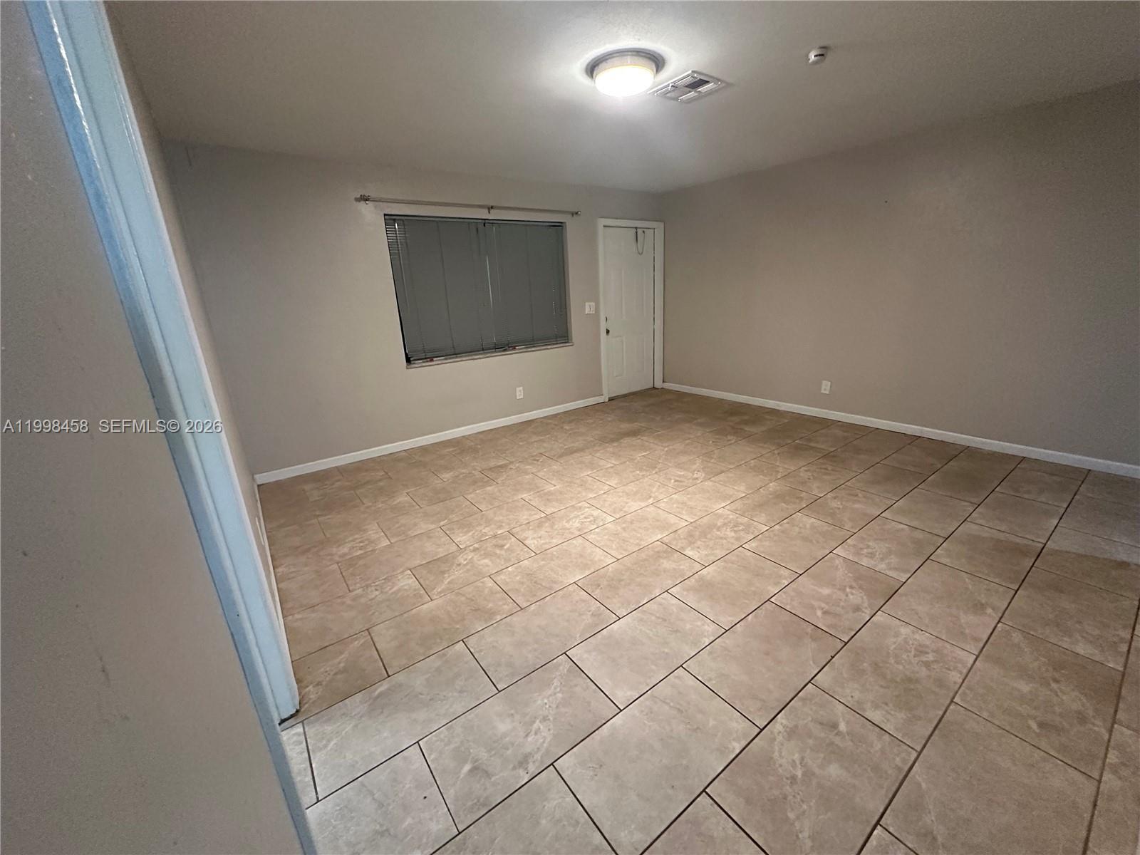 LAUDERHILL MANOR - Residential Lease