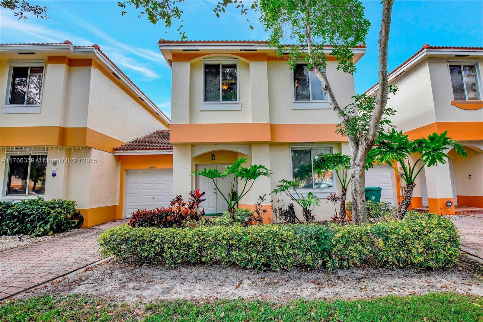 Rental Property at 6543 Hidden Cove Dr 3-2, Davie, Broward County, Florida - Bedrooms: 3 
Bathrooms: 3  - $3,400 MO.
