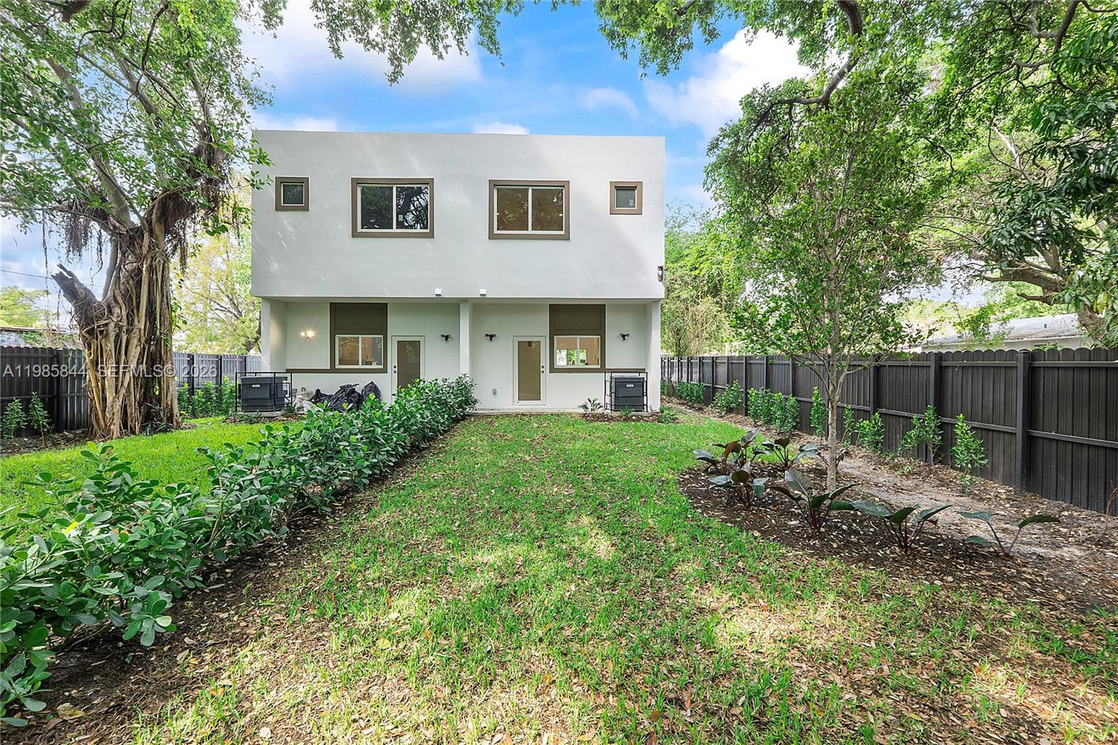 BUENA VISTA GARDENS - Residential Lease