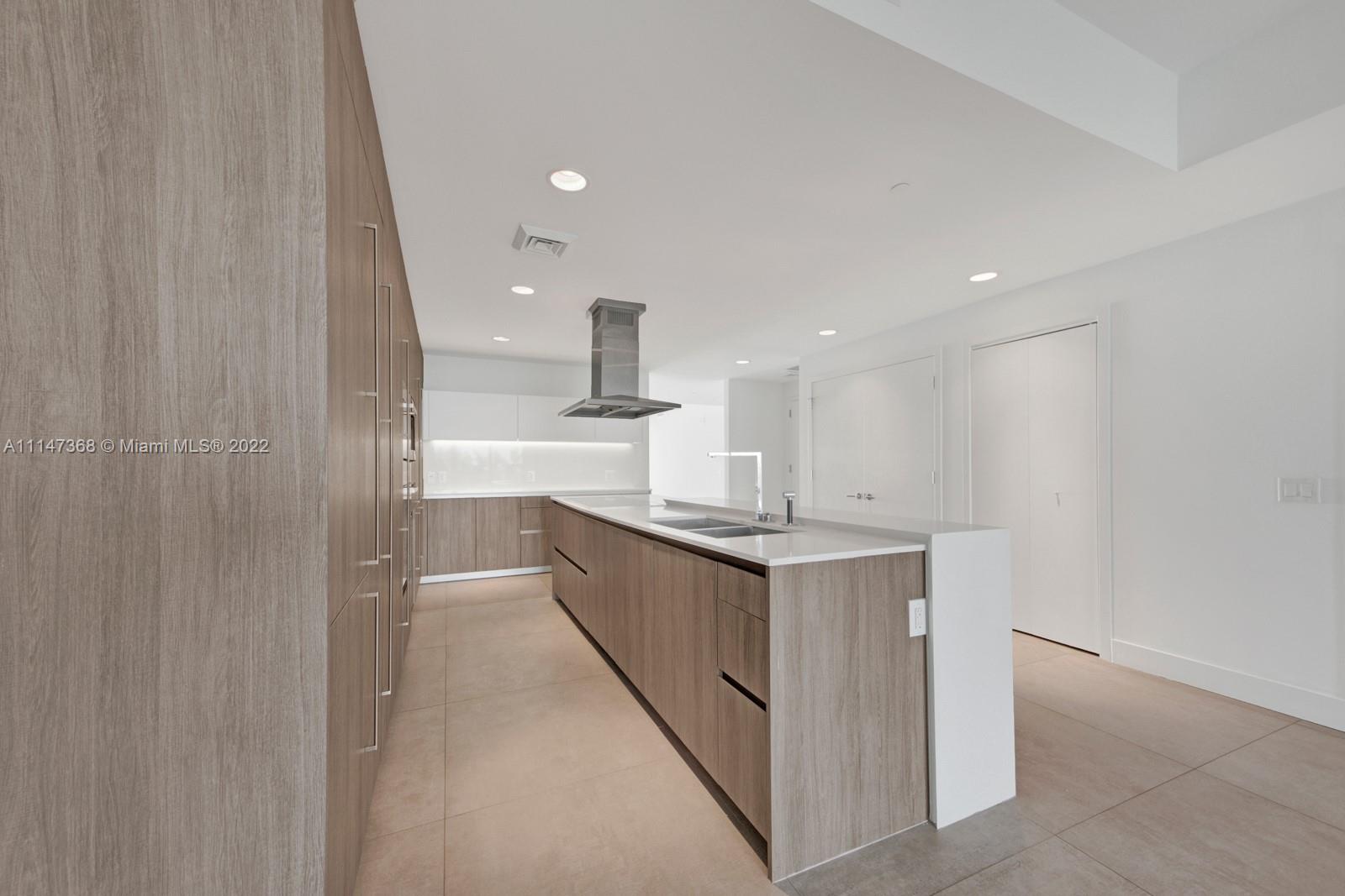 OCEANA KEY BISCAYNE CONDO - Residential