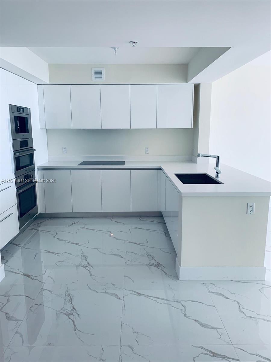 330 Sunny Isles Blvd 5-1006