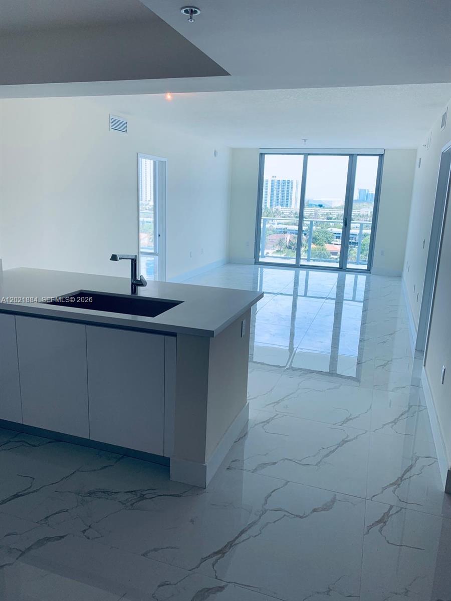 330 Sunny Isles Blvd 5-1006