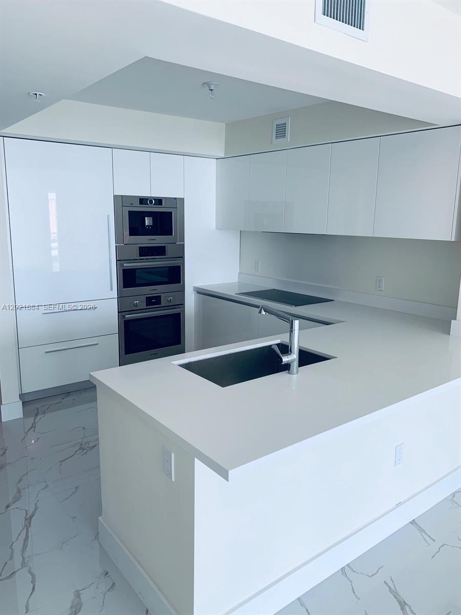 330 Sunny Isles Blvd 5-1006