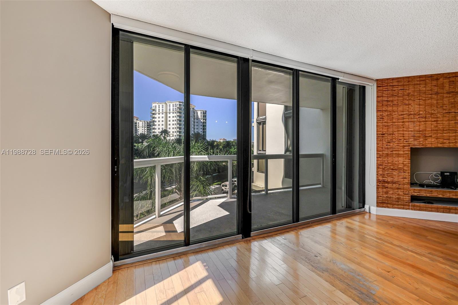 THE LANDMARK CONDO - Residential