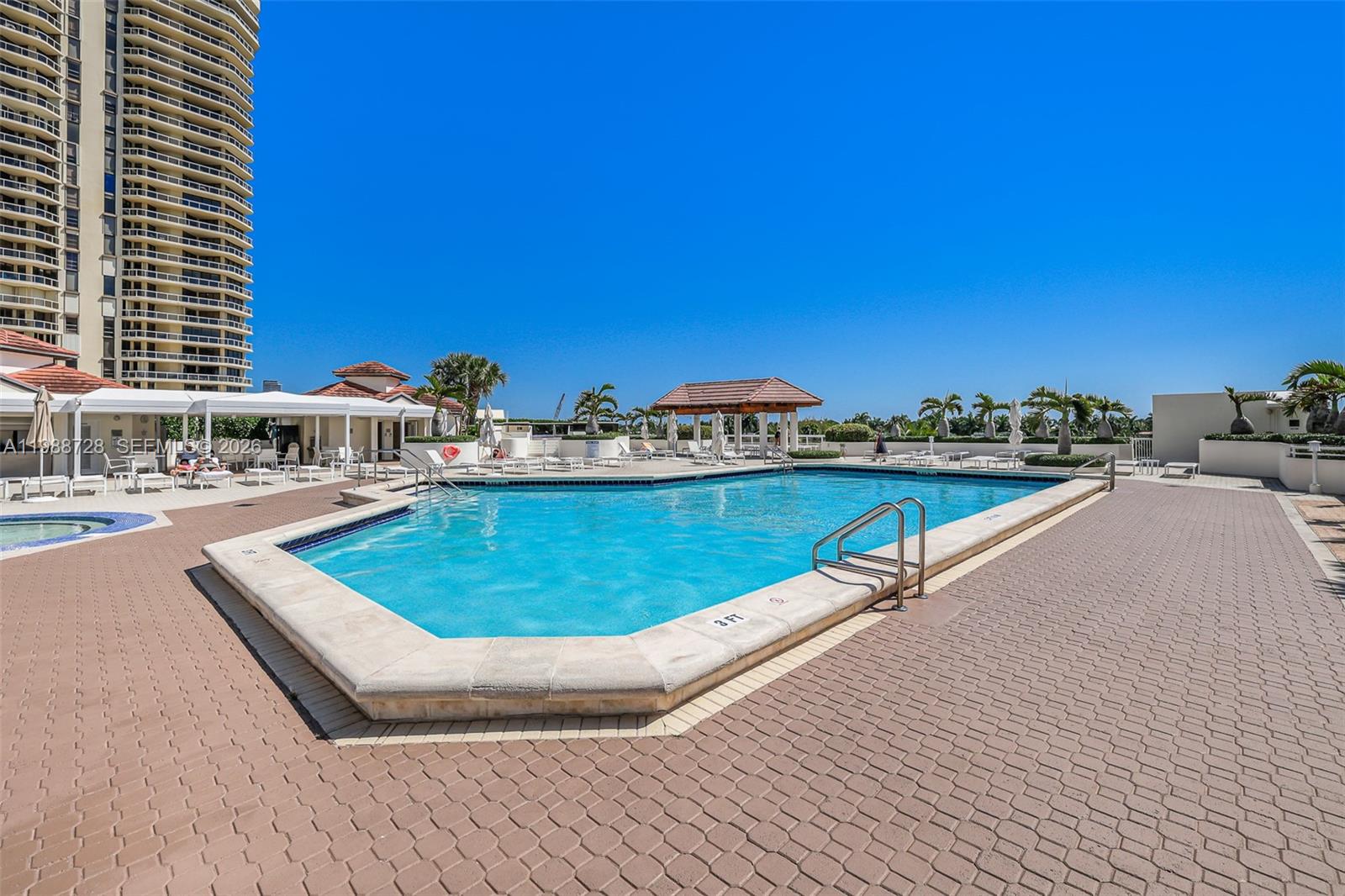 THE LANDMARK CONDO - Residential