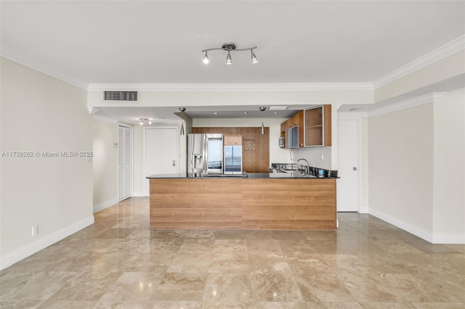 OLYMPUS CONDO PHASE - Residential