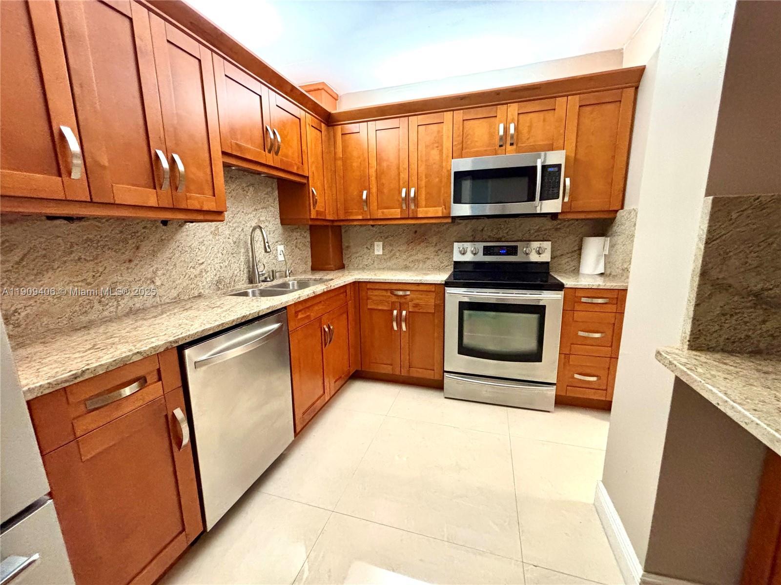 HILLCREST NO 21 CONDO - Residential