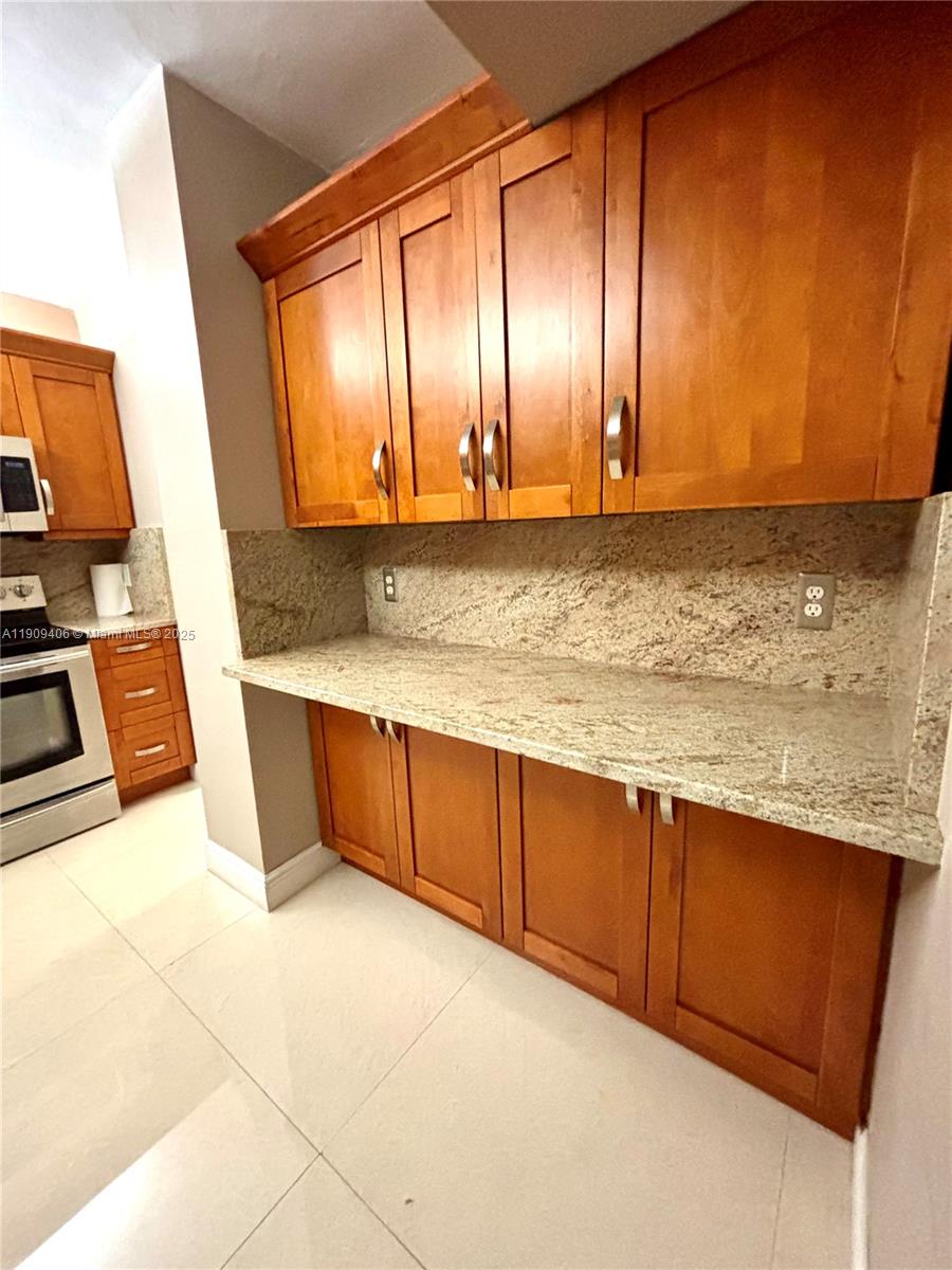 HILLCREST NO 21 CONDO - Residential