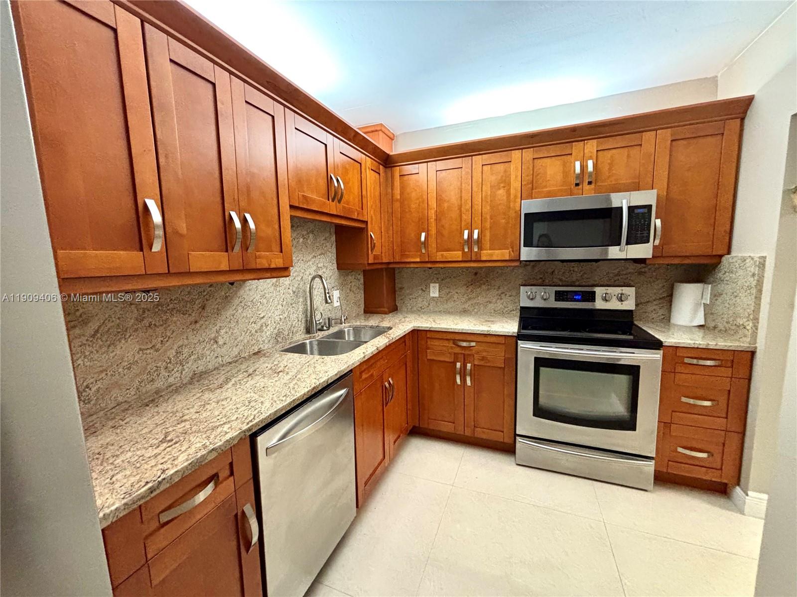 HILLCREST NO 21 CONDO - Residential