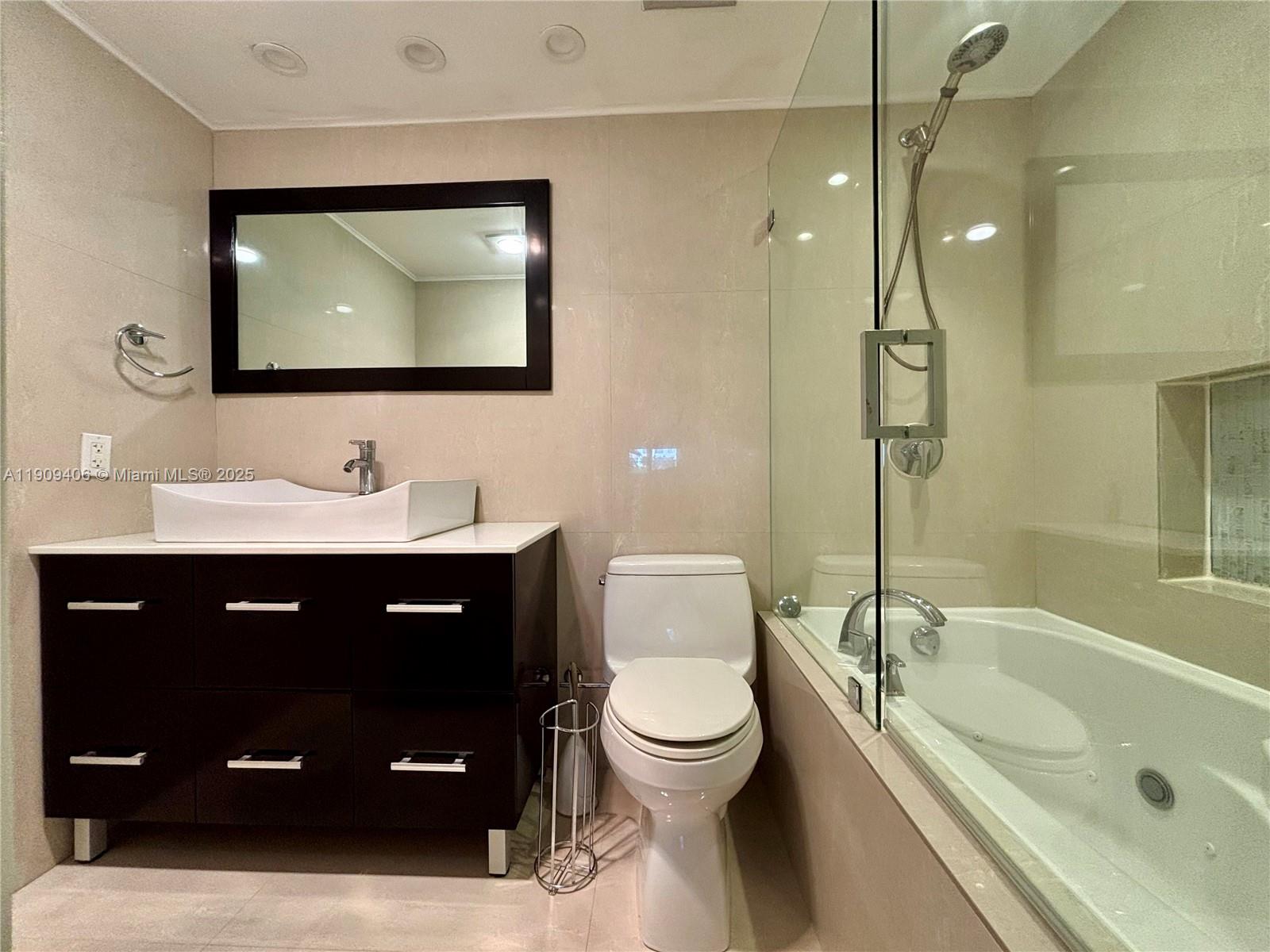 HILLCREST NO 21 CONDO - Residential