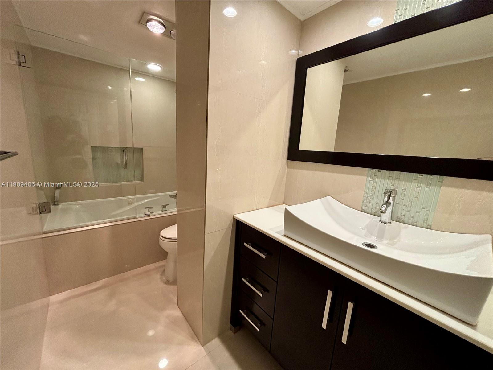 HILLCREST NO 21 CONDO - Residential