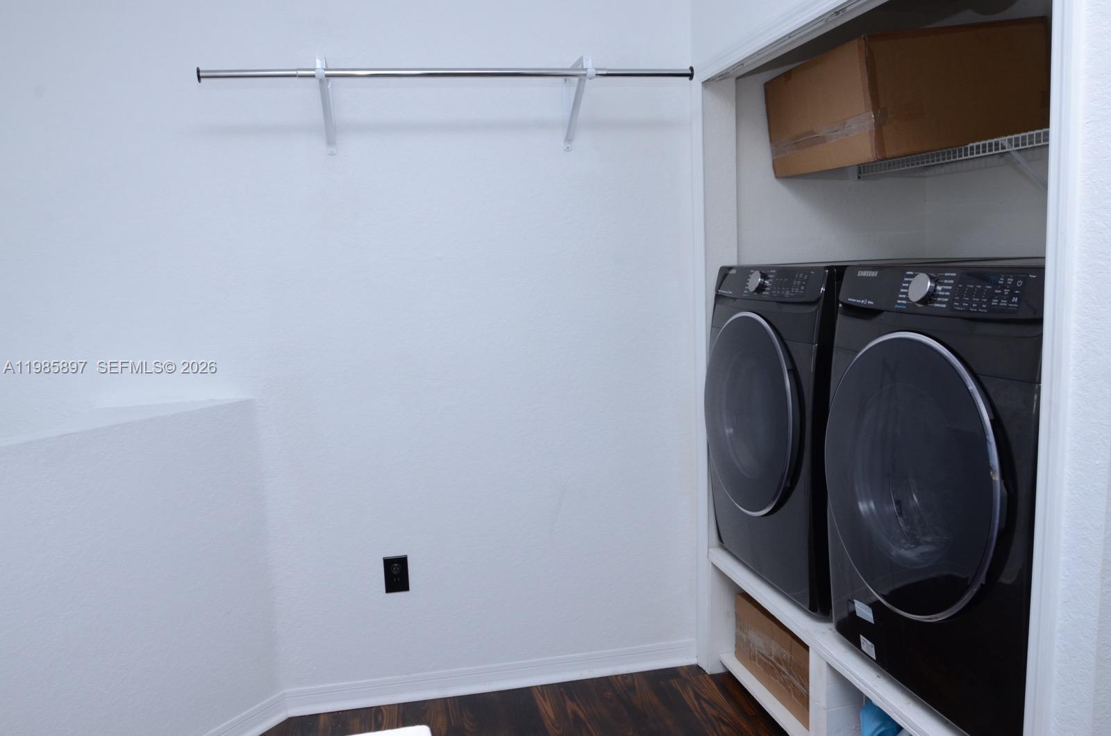 KENDALL BREEZE SOUTH - Residential