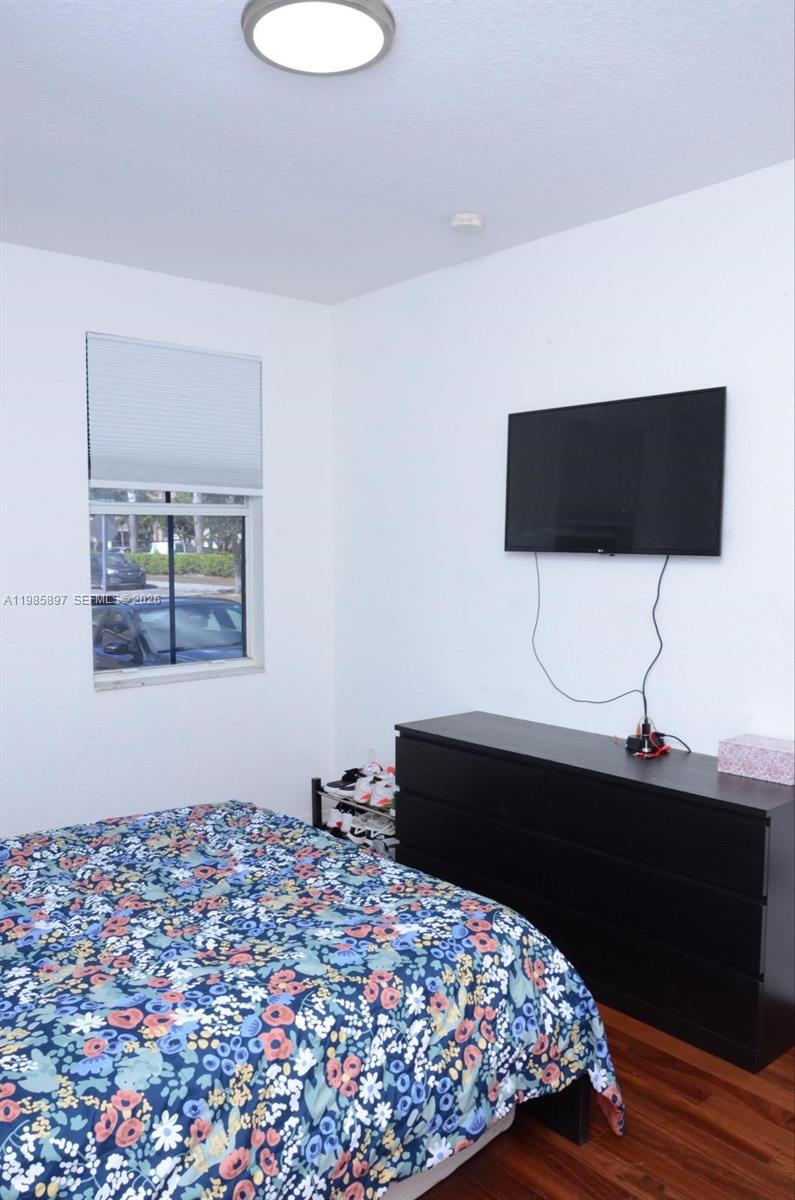 KENDALL BREEZE SOUTH - Residential