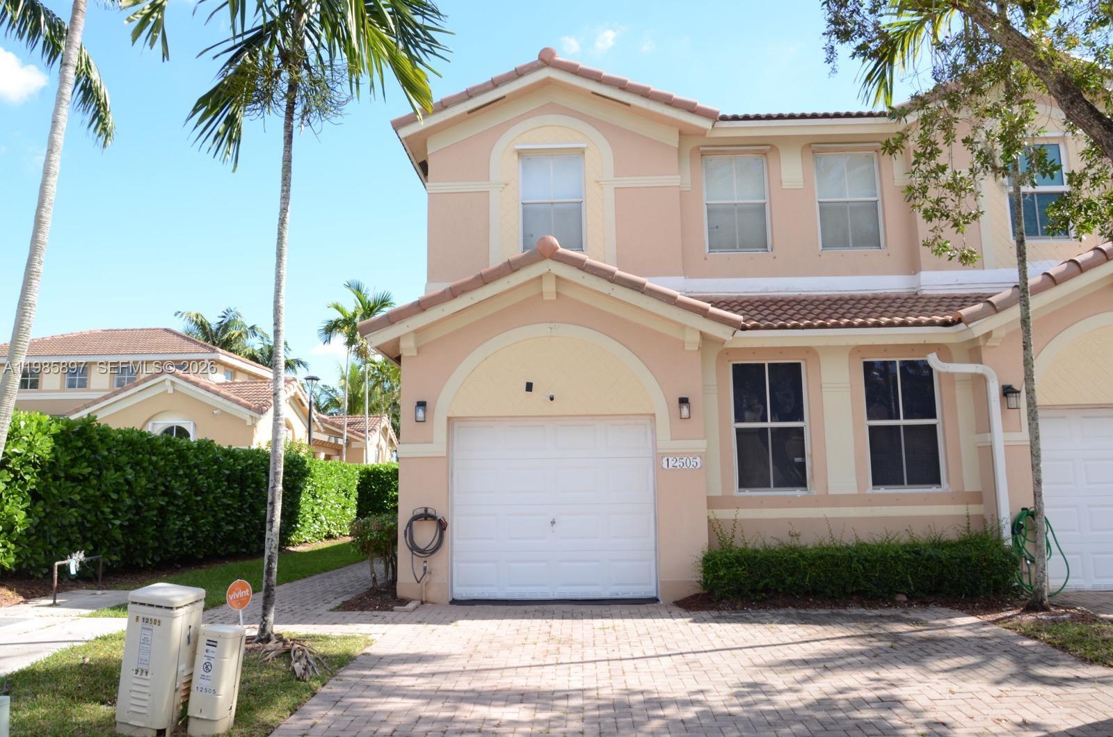 KENDALL BREEZE SOUTH - Residential