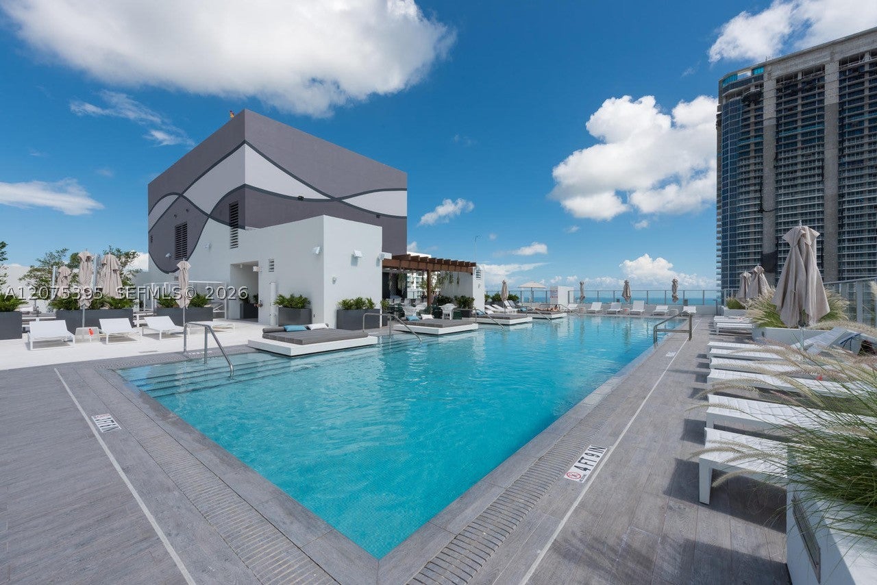 1010 Brickell Ave 2009
