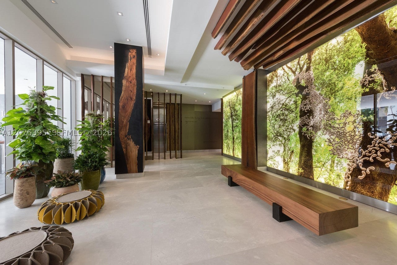 1010 Brickell Ave 2009