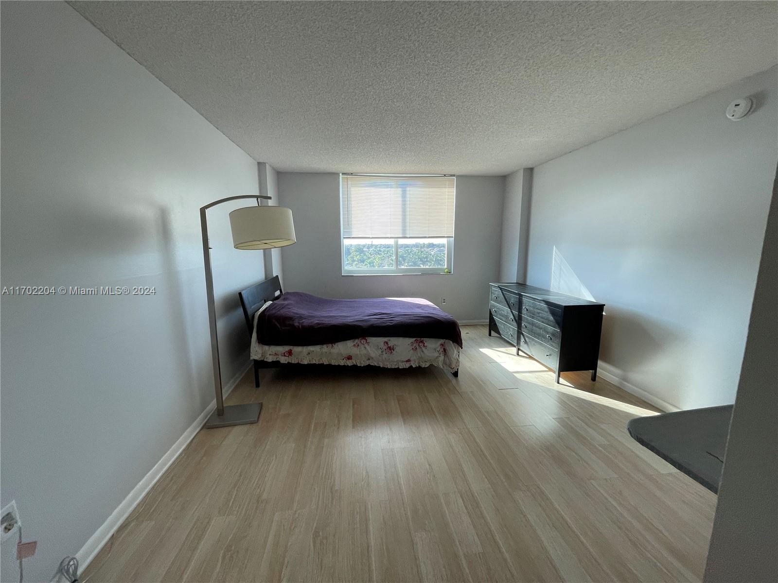 HILLCREST EAST NO 20 COND - Residential