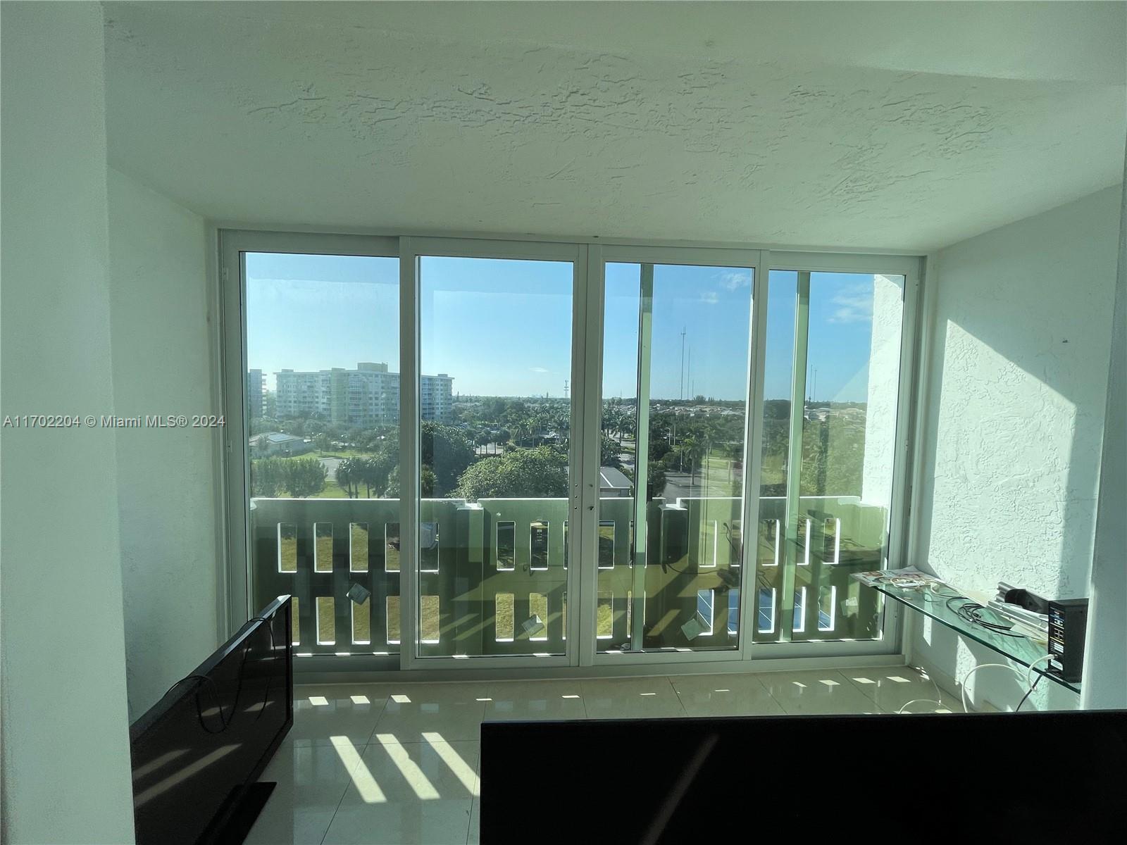 HILLCREST EAST NO 20 COND - Residential