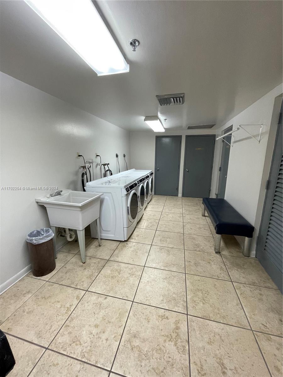 HILLCREST EAST NO 20 COND - Residential