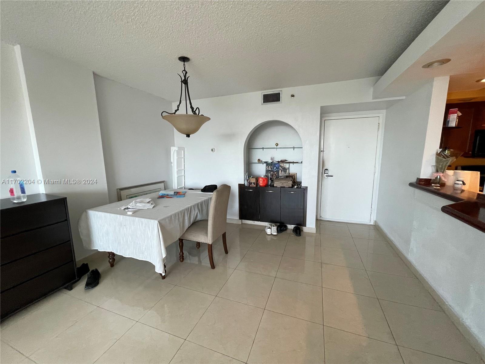 HILLCREST EAST NO 20 COND - Residential