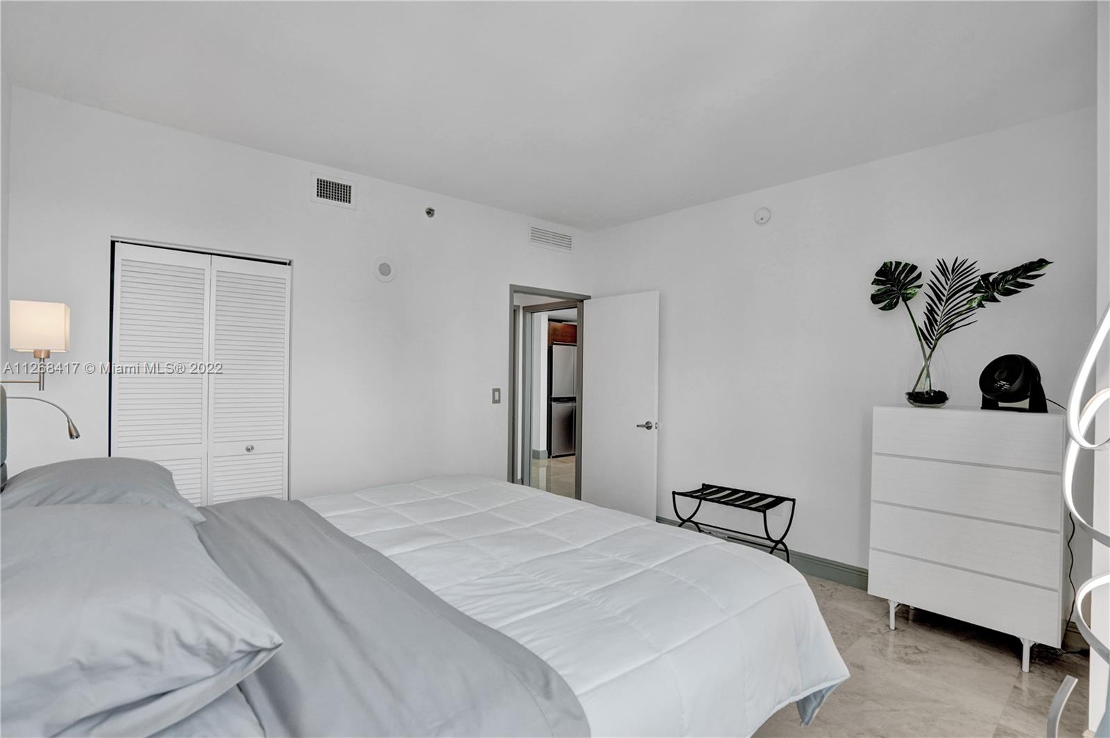 THE PLAZA 901 BRICKELL CO - Residential Lease