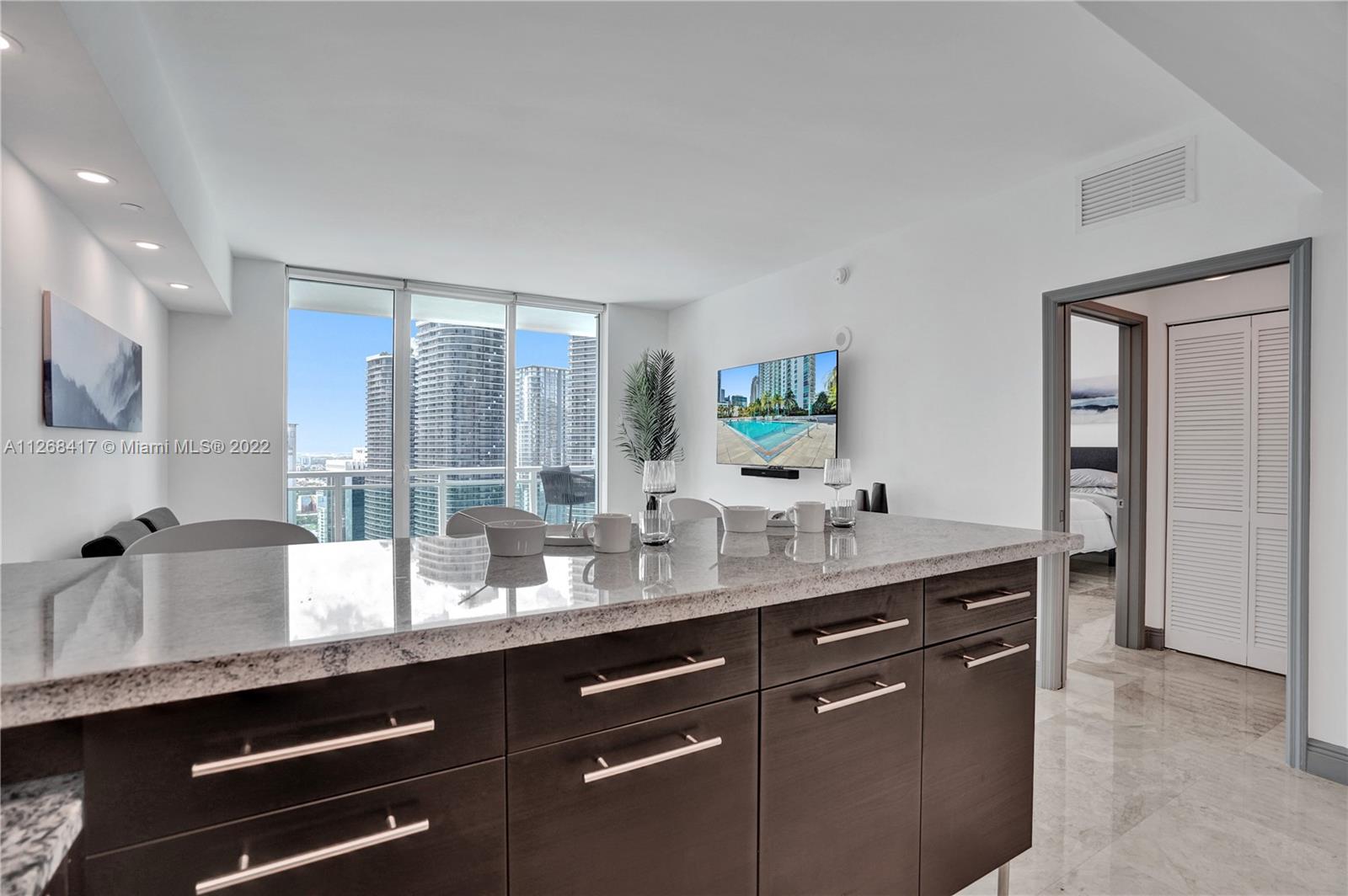 THE PLAZA 901 BRICKELL CO - Residential Lease