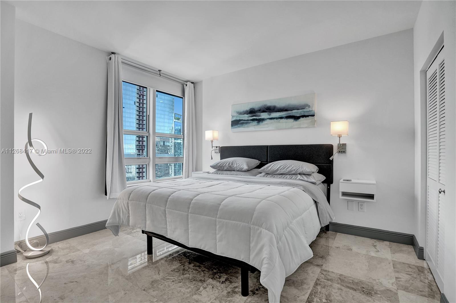 THE PLAZA 901 BRICKELL CO - Residential Lease