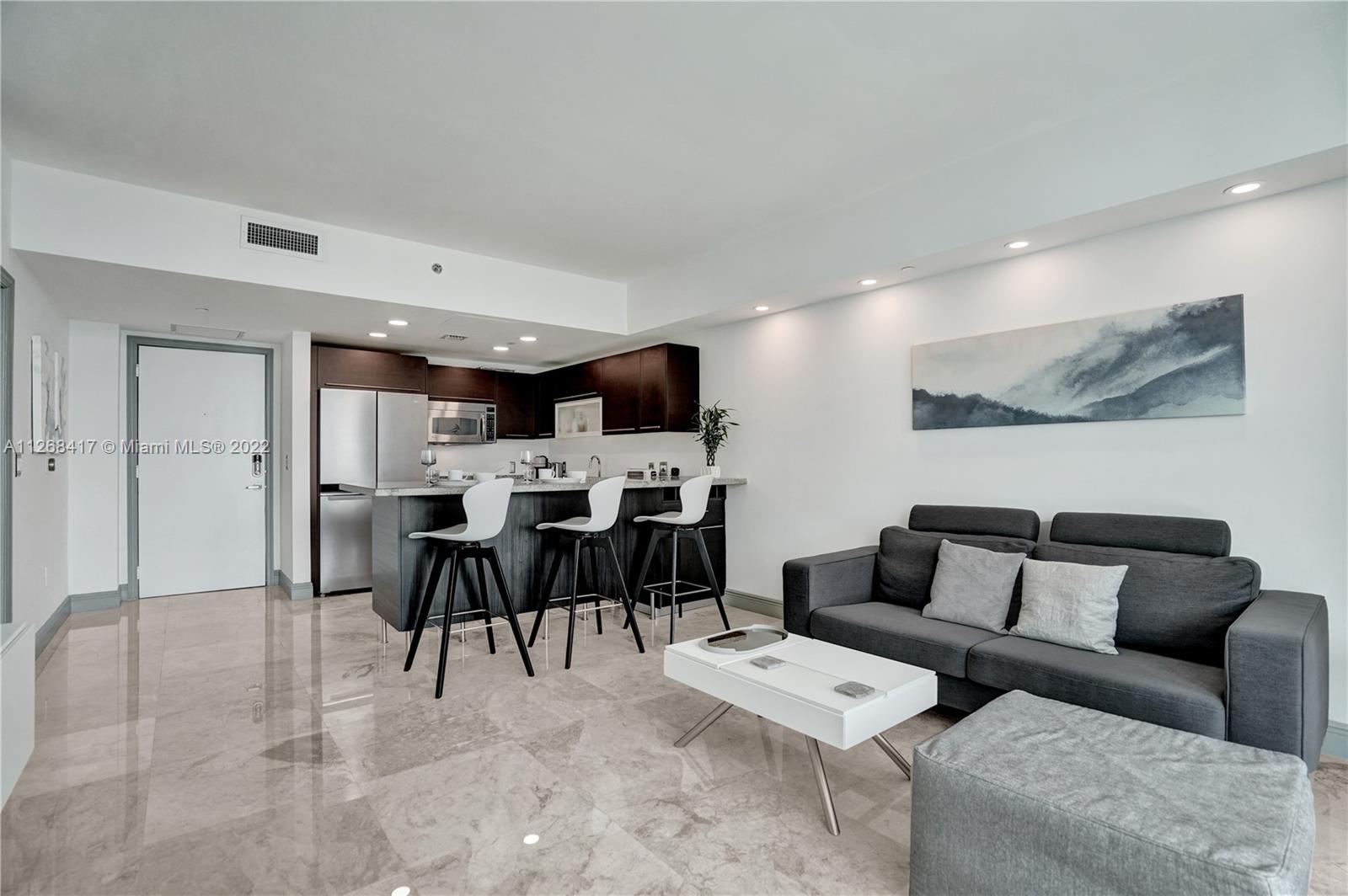 THE PLAZA 901 BRICKELL CO - Residential Lease