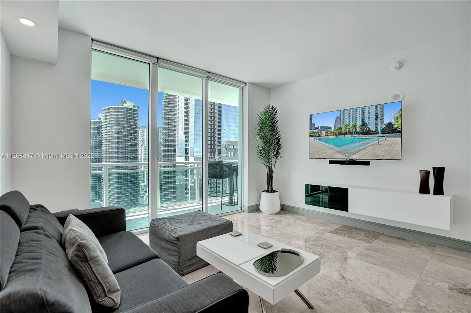 THE PLAZA 901 BRICKELL CO - Residential Lease