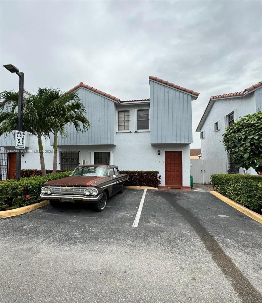 5240 W 24th Ct 5240, Hialeah, Miami-Dade County, Florida - 3 Bedrooms  
3 Bathrooms - 