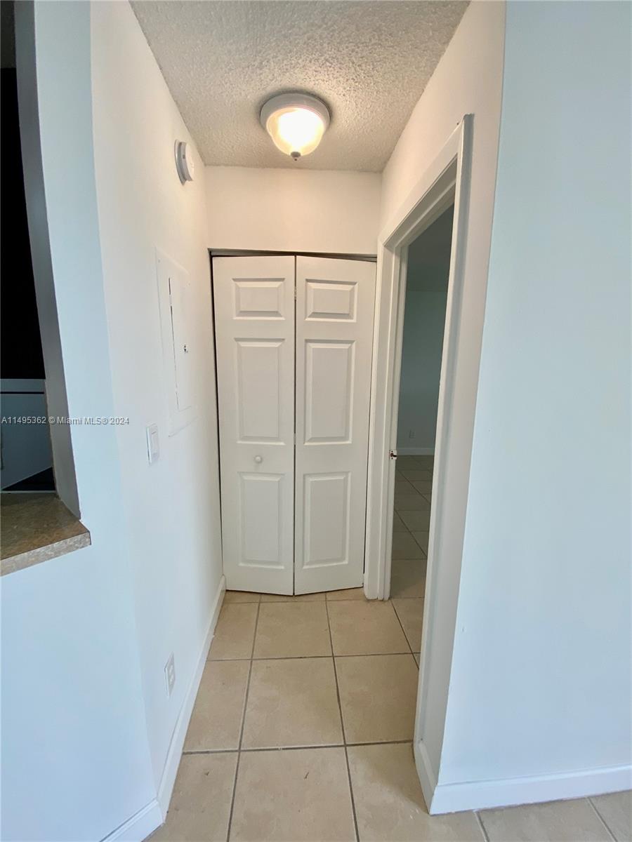 SUMMER LAKE - Residential Lease