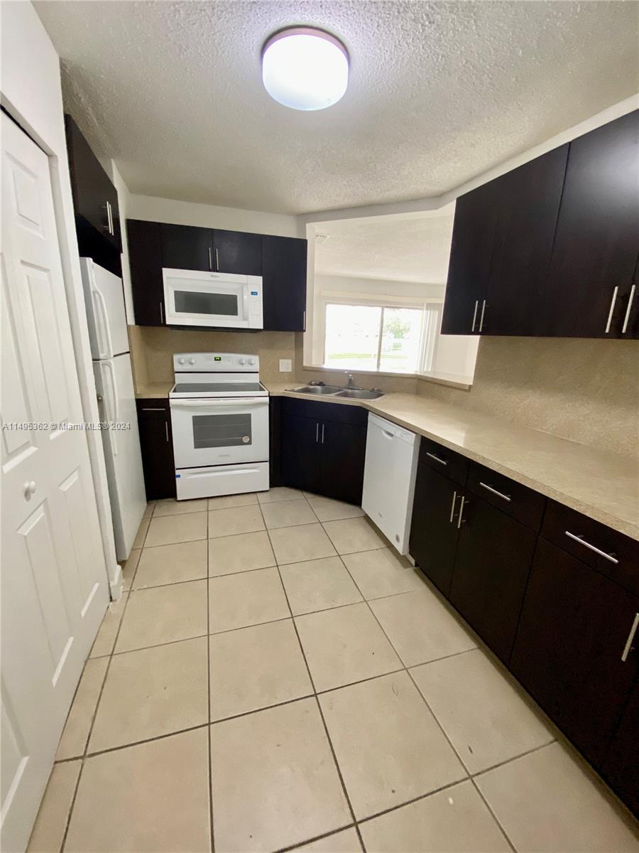SUMMER LAKE - Residential Lease