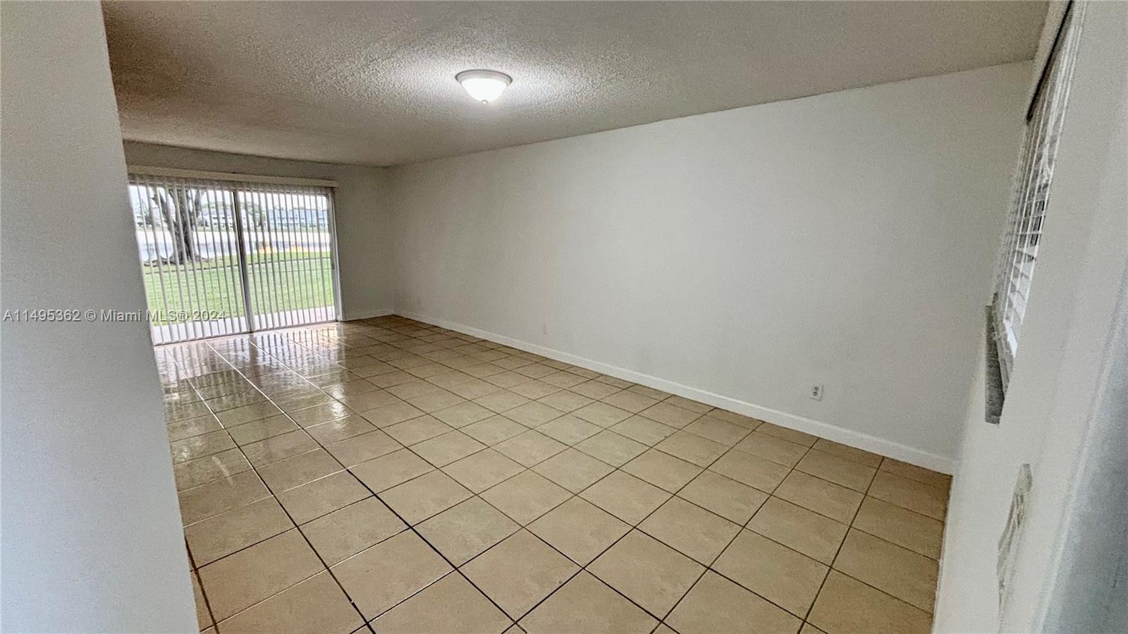 SUMMER LAKE - Residential Lease