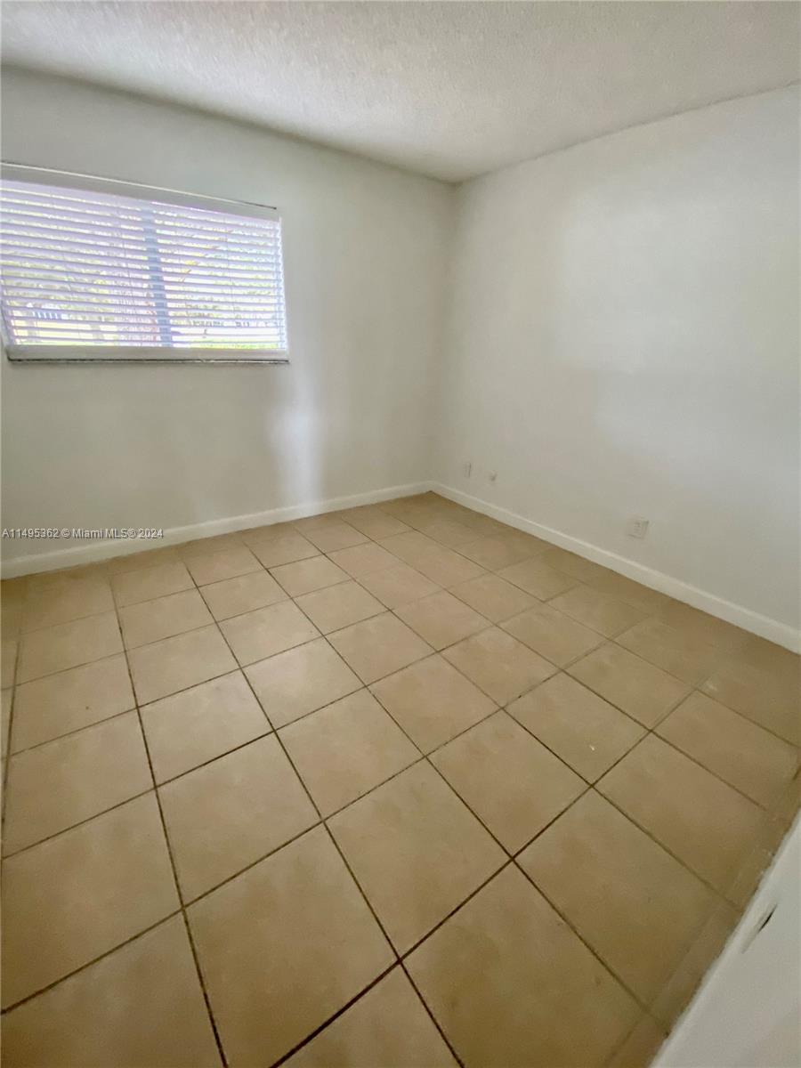 SUMMER LAKE - Residential Lease