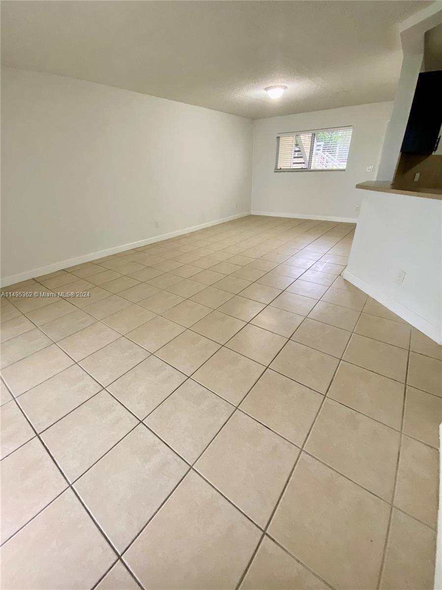 SUMMER LAKE - Residential Lease