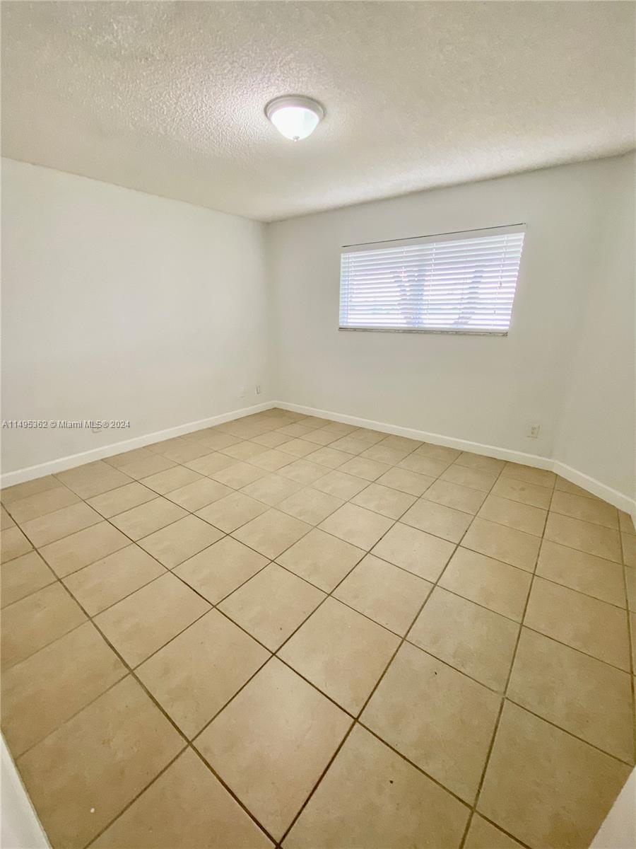 SUMMER LAKE - Residential Lease