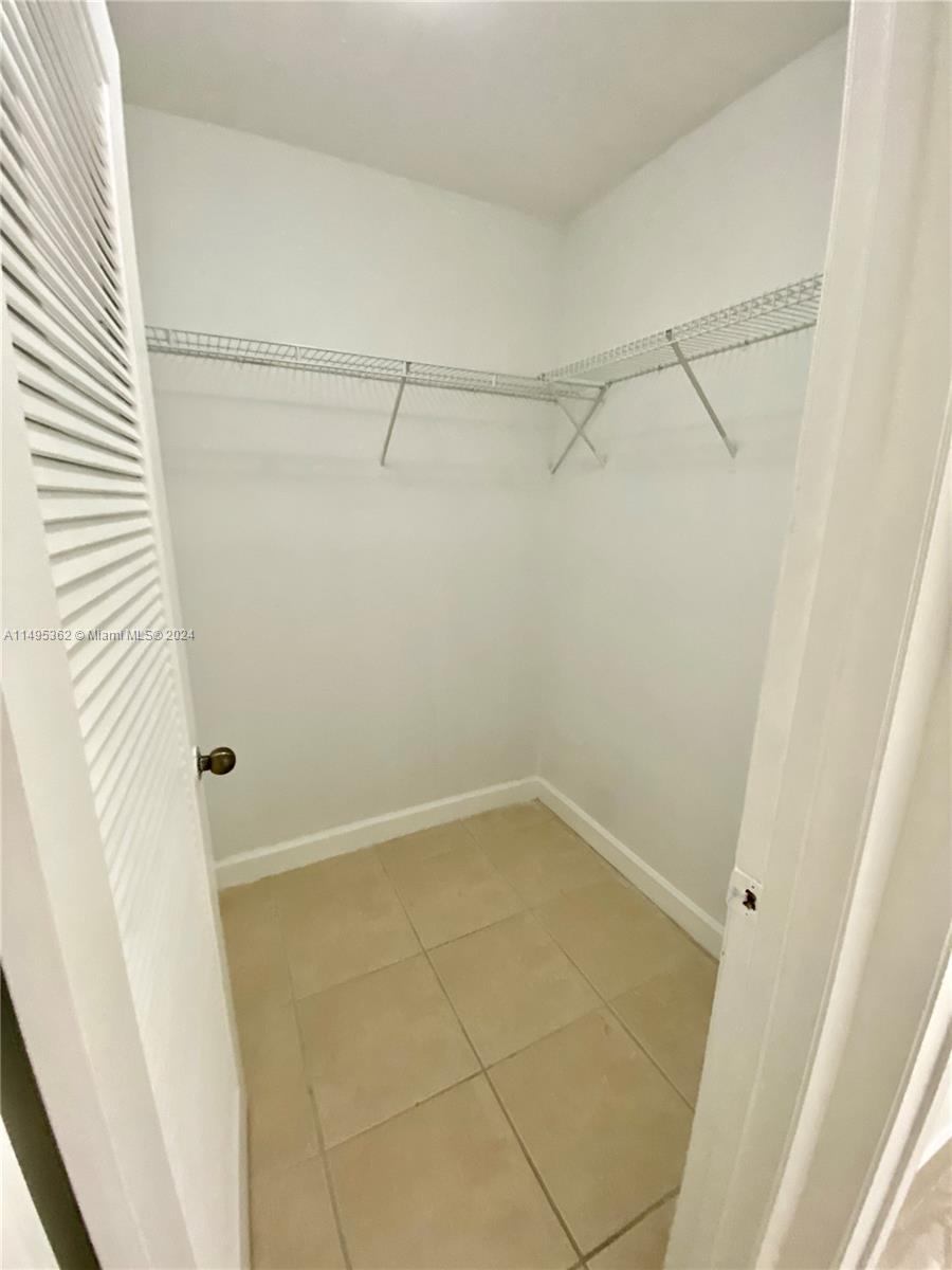 SUMMER LAKE - Residential Lease
