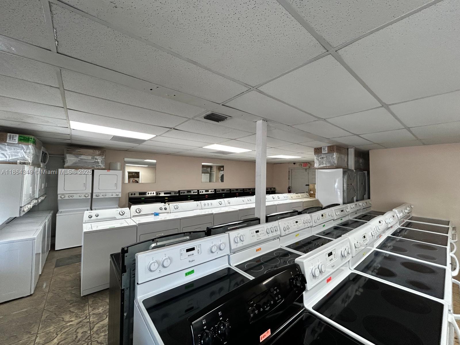 View photos, virtual tours, details... 450 E 25th St