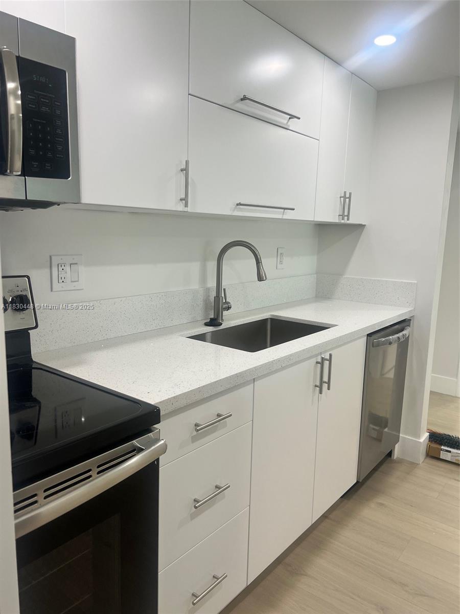 100 Lakeview Dr 216