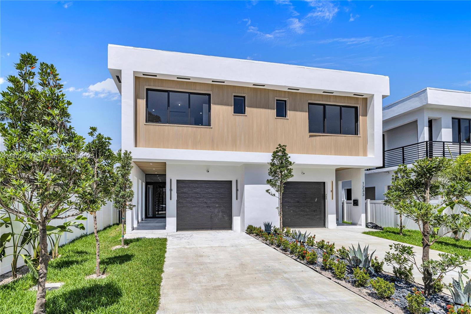 Property for Sale at 1233 Ne 12th Ave B, Fort Lauderdale, Broward County, Florida - Bedrooms: 4 
Bathrooms: 5  - $1,300,000